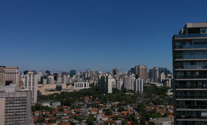 Elevador panorâmico com vista para o Jardim Paulistano